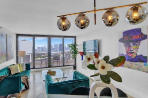 Euphoria - Miami Skyline & Water Views